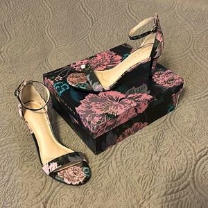 Kelly & Katie (Size 7.5) heels